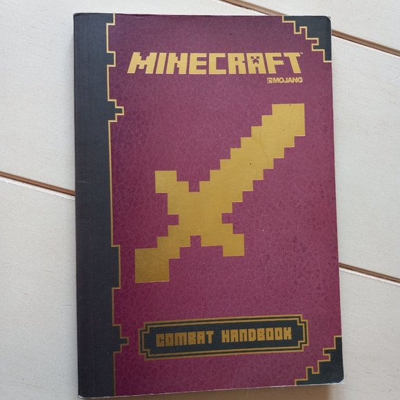 Minecraft Scholastic Handbooks Collection - Picture 8 of 10